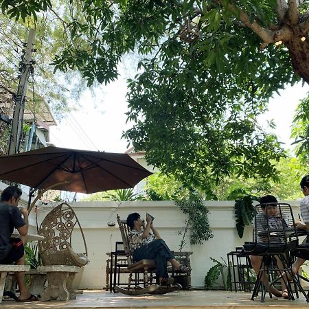 The Hidden House Hostel Bangkok Kültér fotó